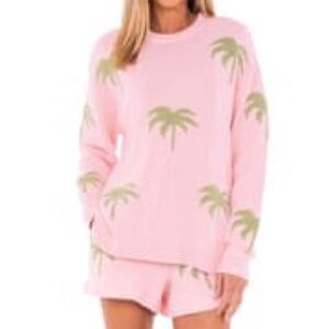 SHOW ME YOUR MUMU
GO TO SWEATER & Shorts set